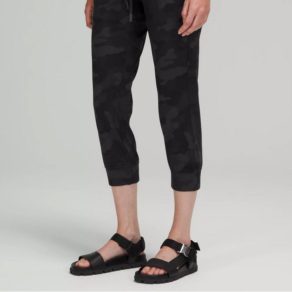 lululemon athletica Ready to Rulu High-Rise Jogger Crop 29" Size 8 NWT